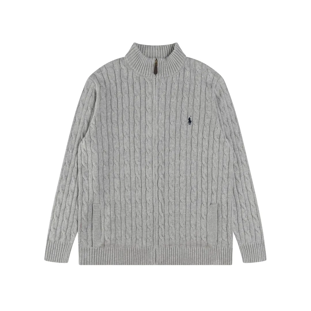 P260 #R98 RALPH LAUREN Ralph Lauren nine-color classic small label embroidery logo full zipper knitted cable cardigan sweater, high-density LOGO embroidery on the chest, original customization of tag accessories. Made of pure cotton yarn, pure cotton is skin-friendly and comfortable, small label war horse embroidered twist zipper cardigan sweater 🐎 high quality, follow the blogger to learn how to wear it! Let’s buy a Ralph Lauren cable sweater. It’s a super hard-to-find series after it became popular. It’s hard to find one on the official website. It’s simple and practical to wear, with a lazy and loose feel. The thickened fabric has more texture, feels soft and delicate, and has a loose fit. Whether worn alone or layered, you can wear different styles of fashion with just one piece!   Size：XS S M L